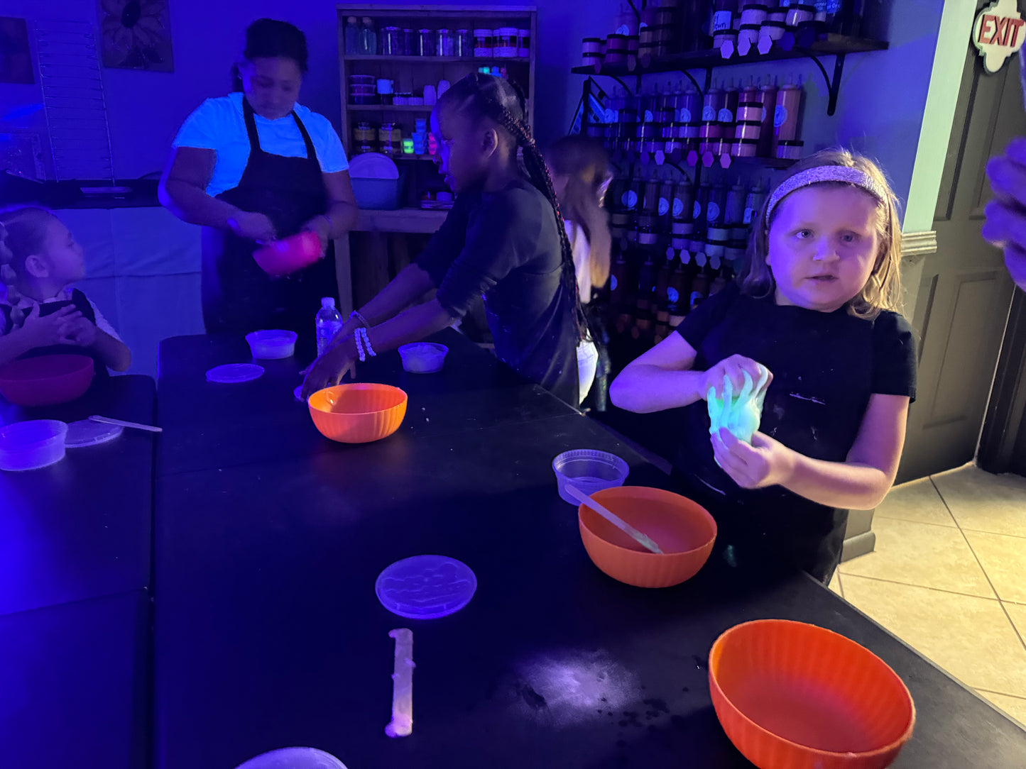 Kids GLEAUX birthday party - 2 hrs, GLEAUX slime making
