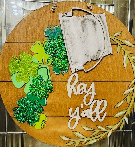 Interchangeable bucket round door hanger