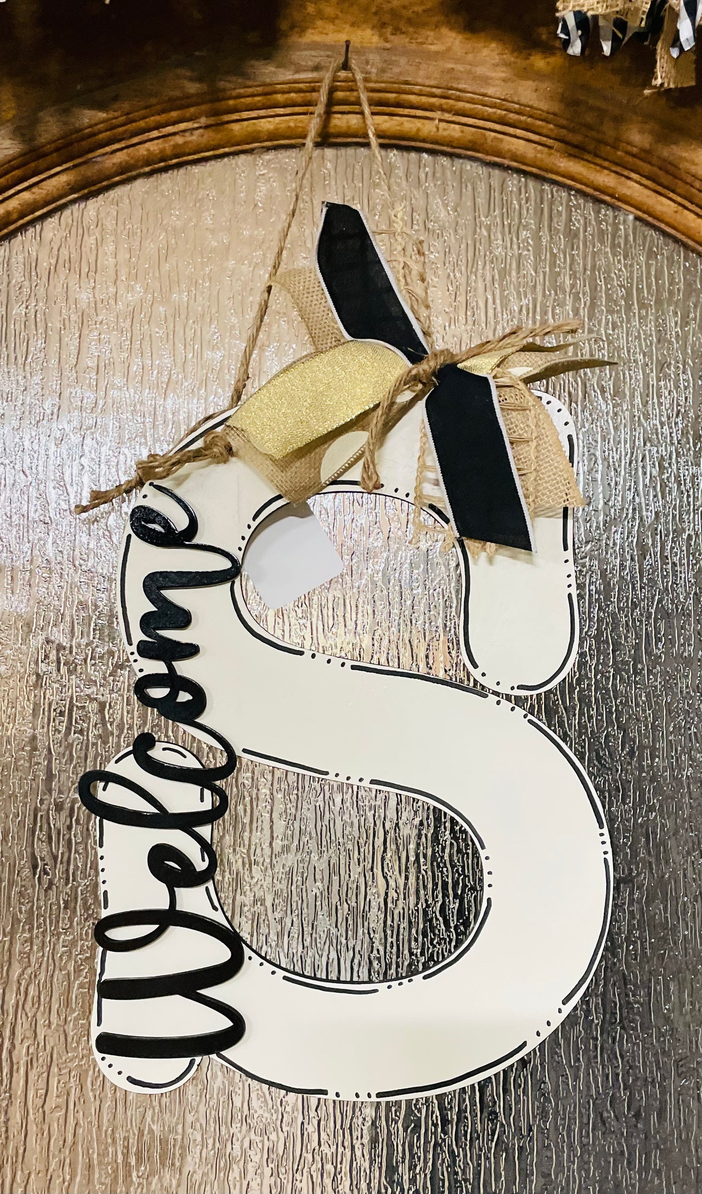 Initial welcome hanger