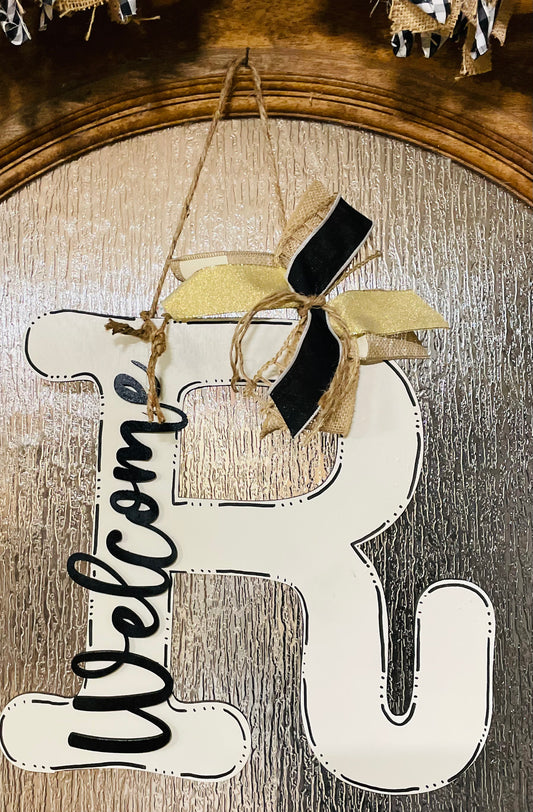 Initial welcome hanger