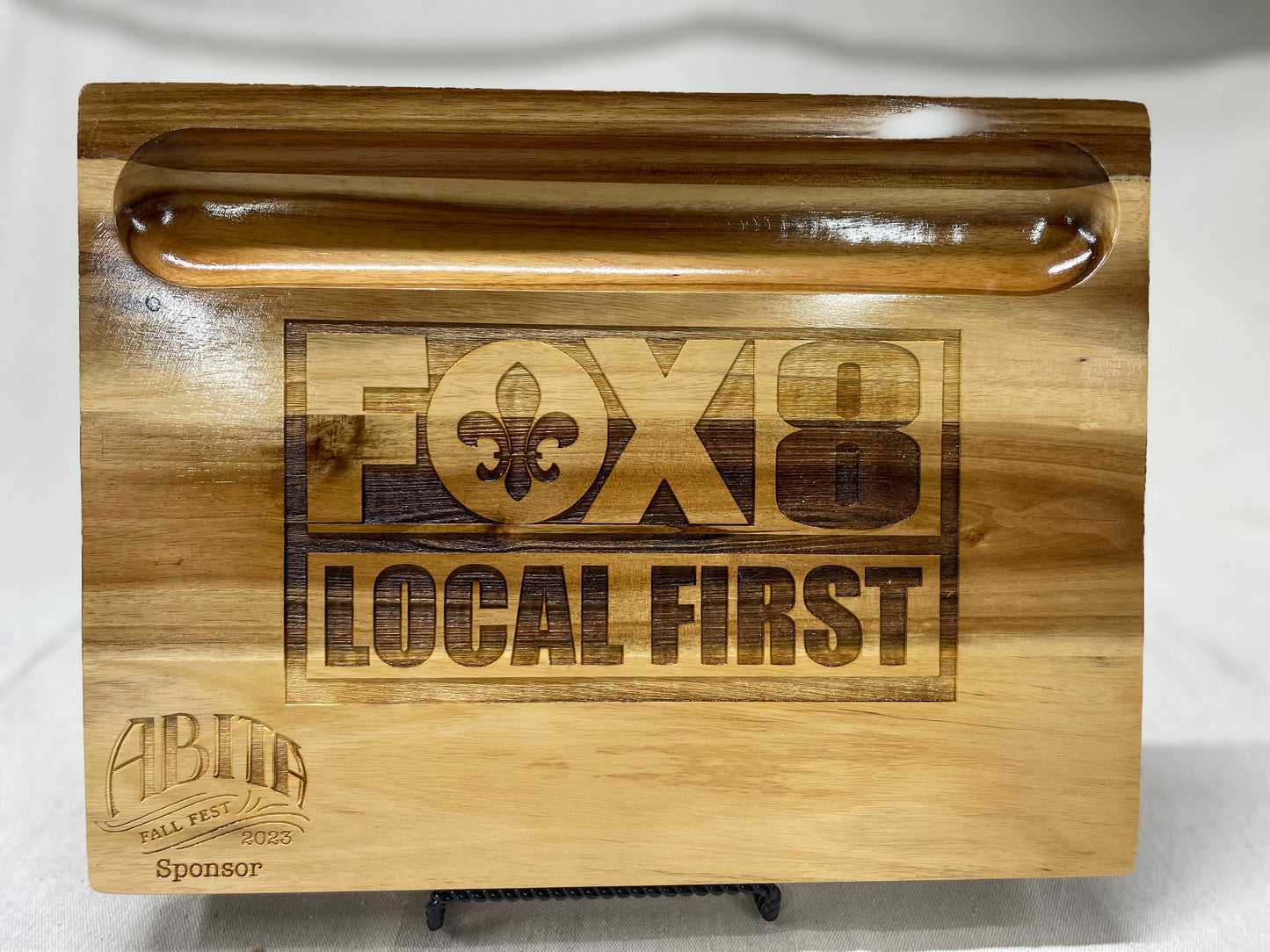 Custom engraved wood cutting/serving/display board with cracker/dip tray