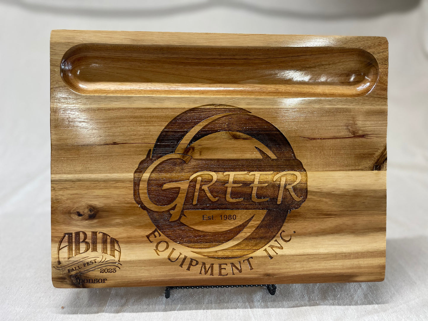 Custom engraved wood cutting/serving/display board with cracker/dip tray