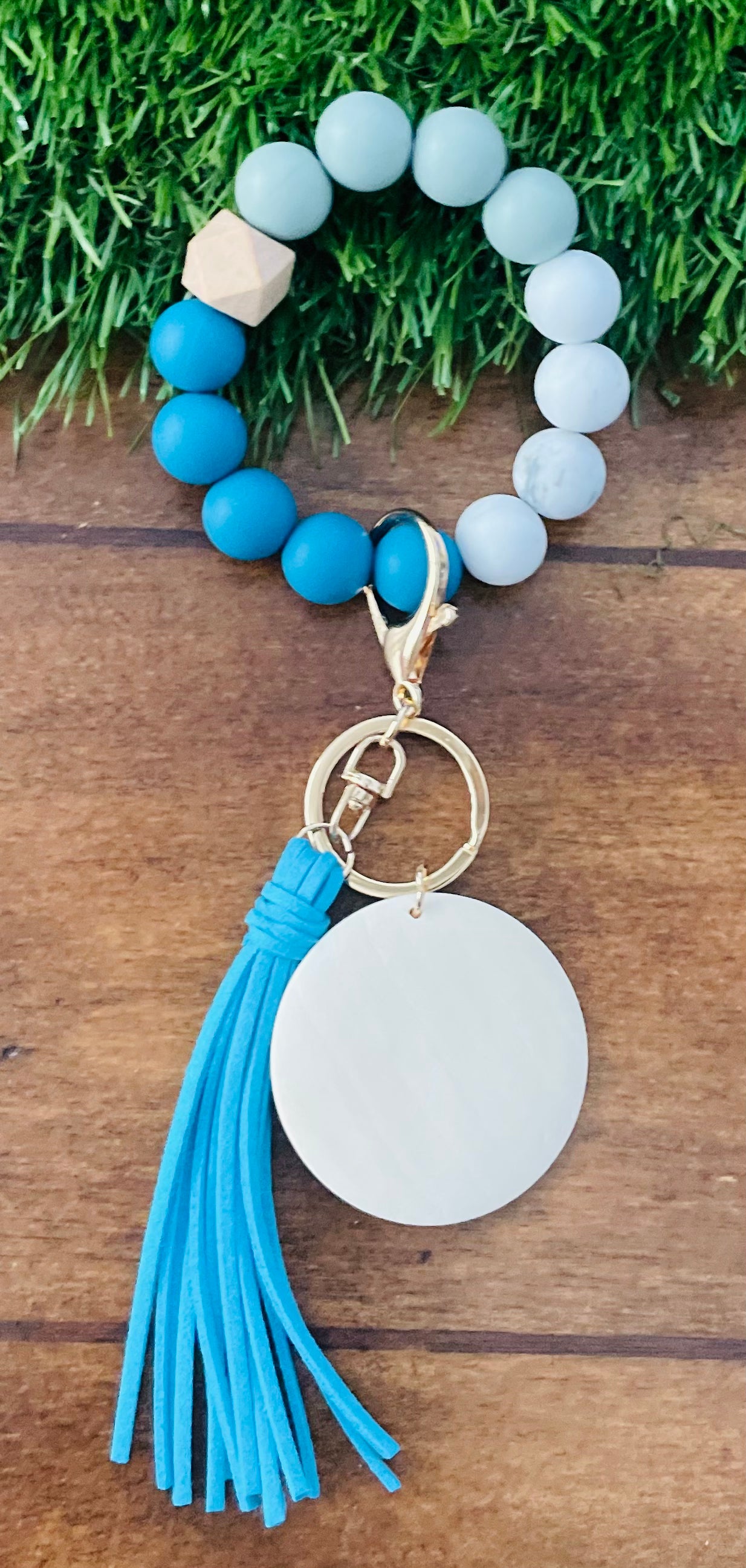 Silicone bead key ring wristlet with custom engraving & tassel