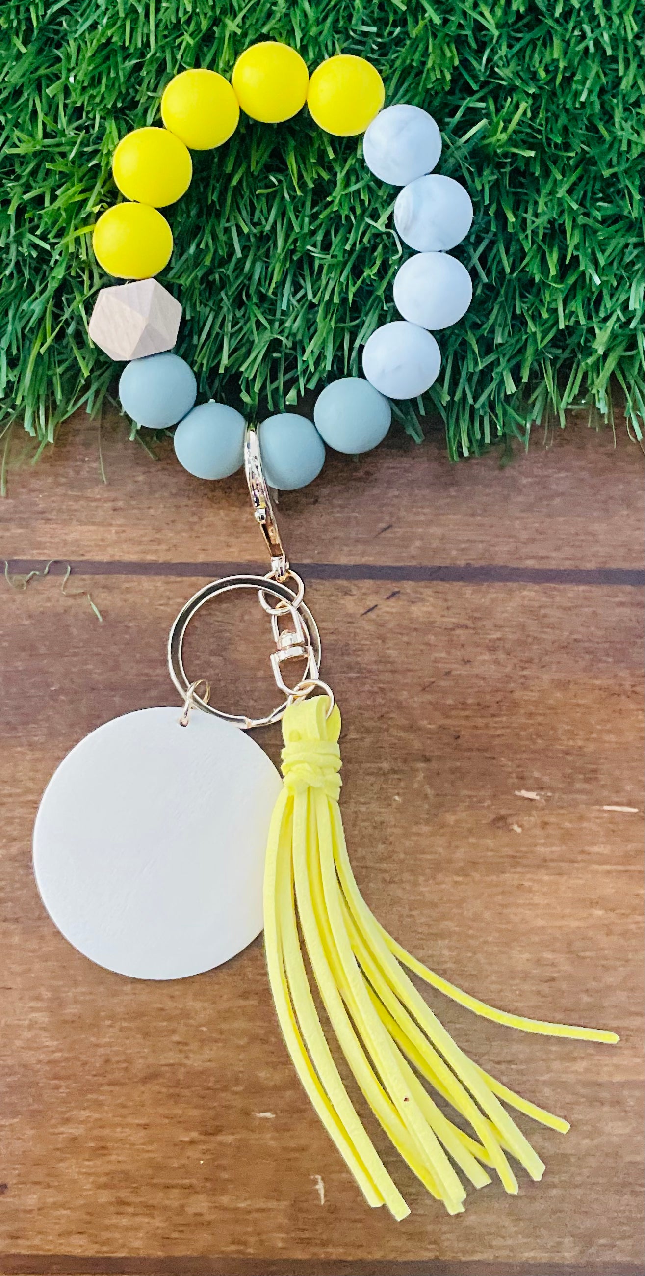 Silicone bead key ring wristlet with custom engraving & tassel