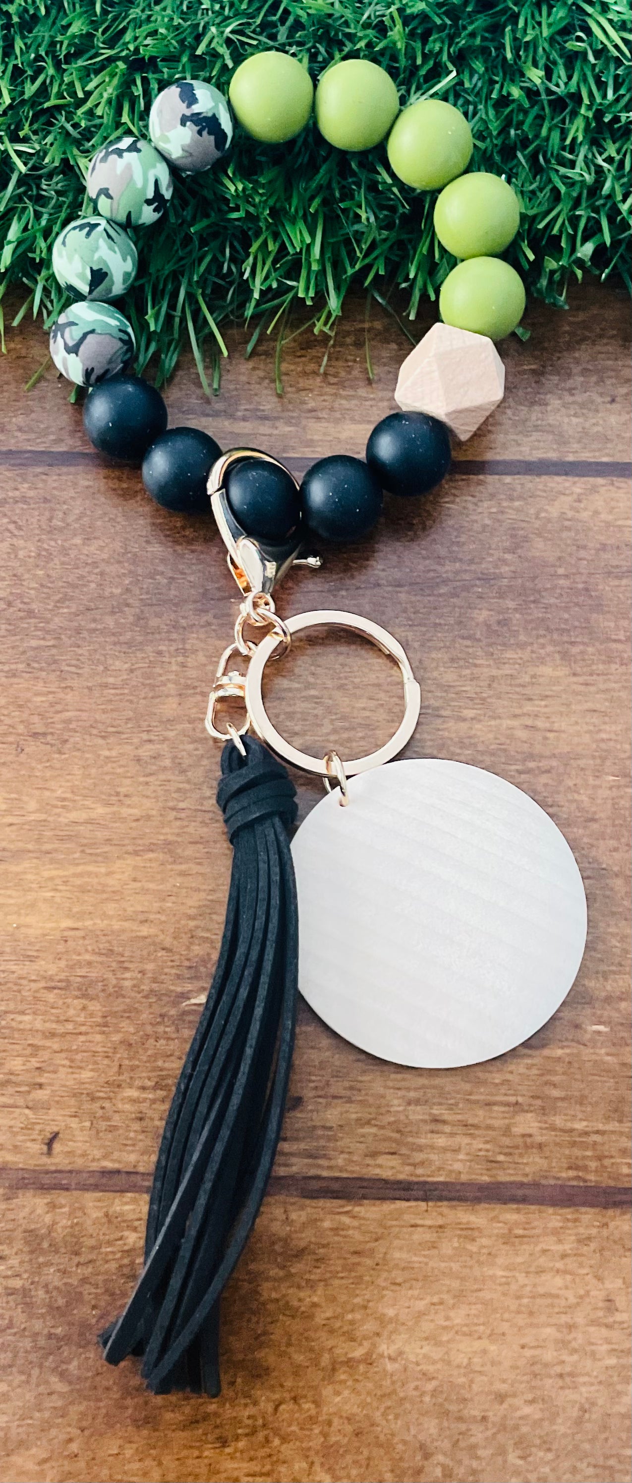 Silicone bead key ring wristlet with custom engraving & tassel