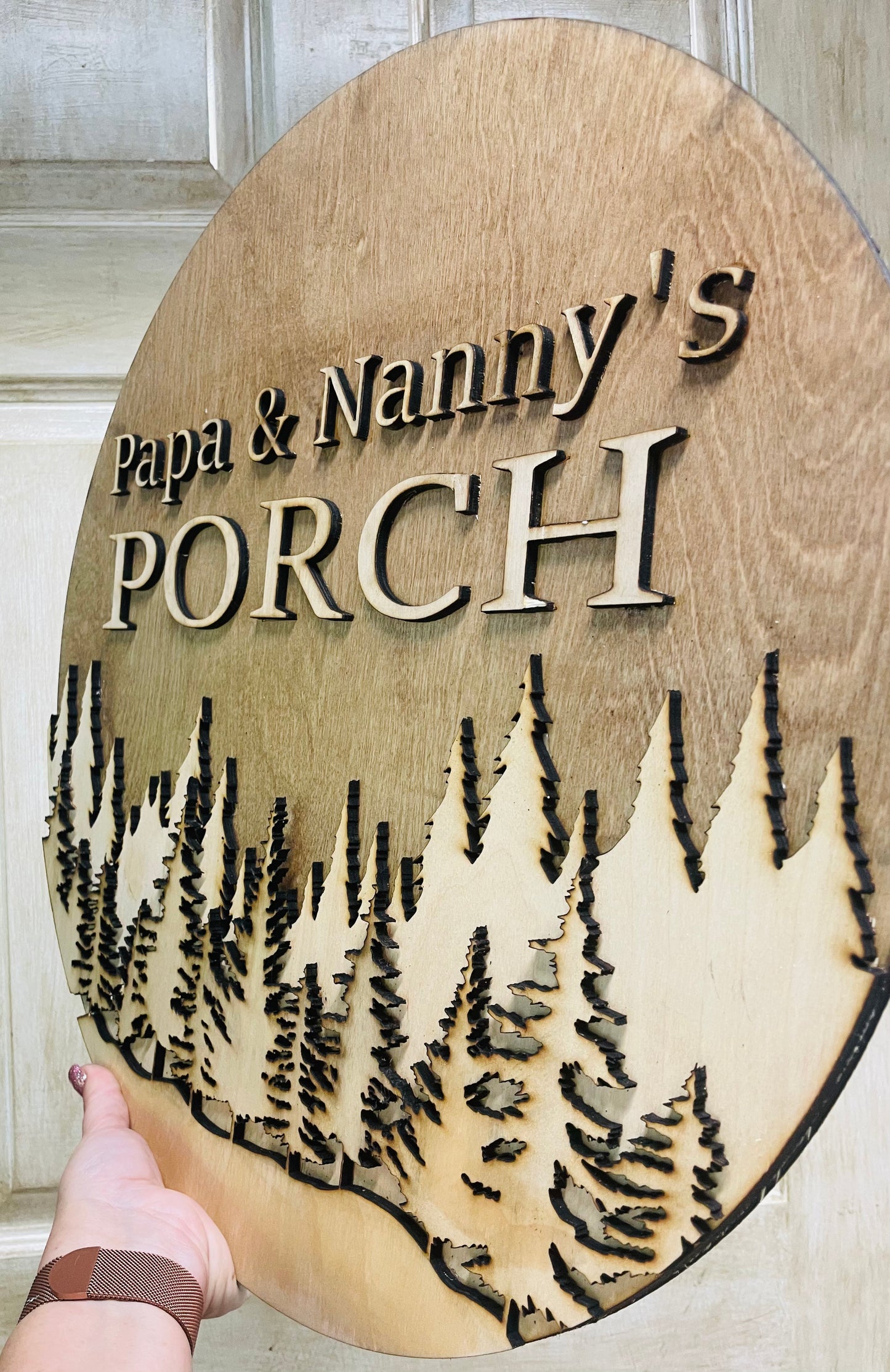 Natural & stain 3D Mountain round sign