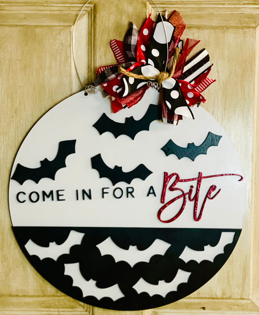 3D Halloween bats “come in for a bite” sign