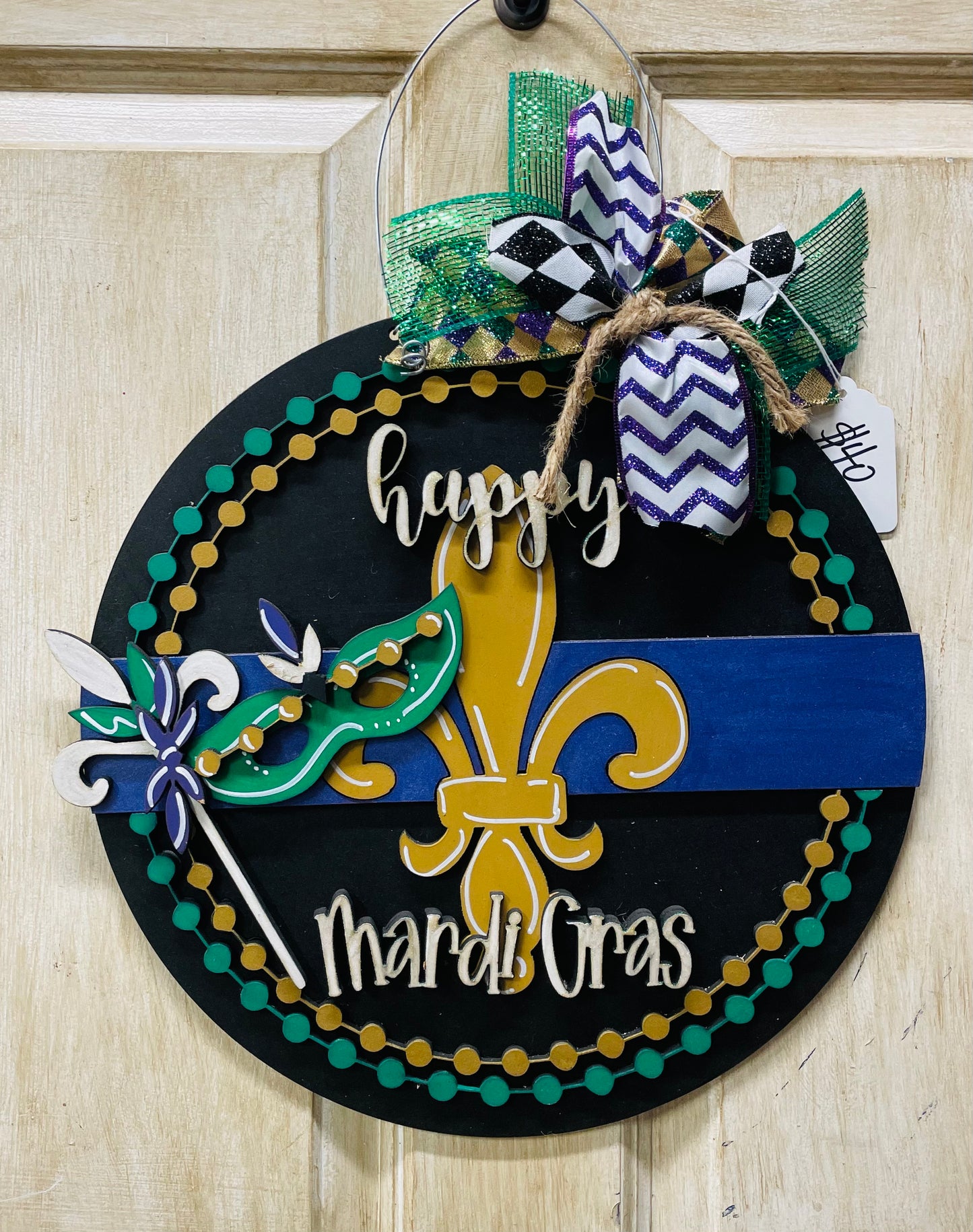 3D Mardi Gras round with fleur Di lis, mask & beads