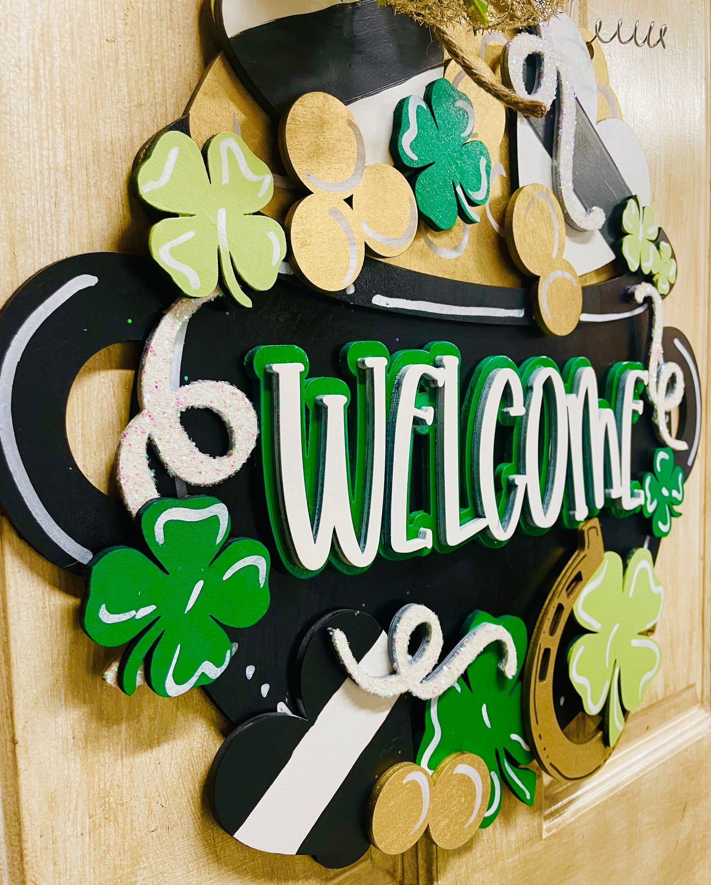 3D pot of gold door hanger w/welcome